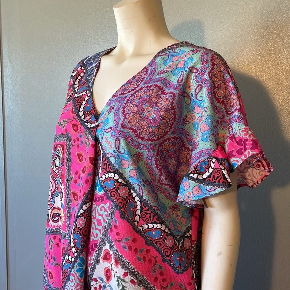 Umgee, Multi- Color Printed Blouse. Size M - image 3